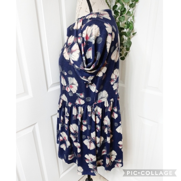 Loralette Blue Floral Cage Neck Tunic Top Size 1X - Picture 5 of 9